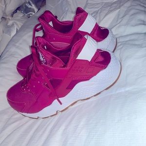 Pink Nike Hierarchy’s size 8. Great condition